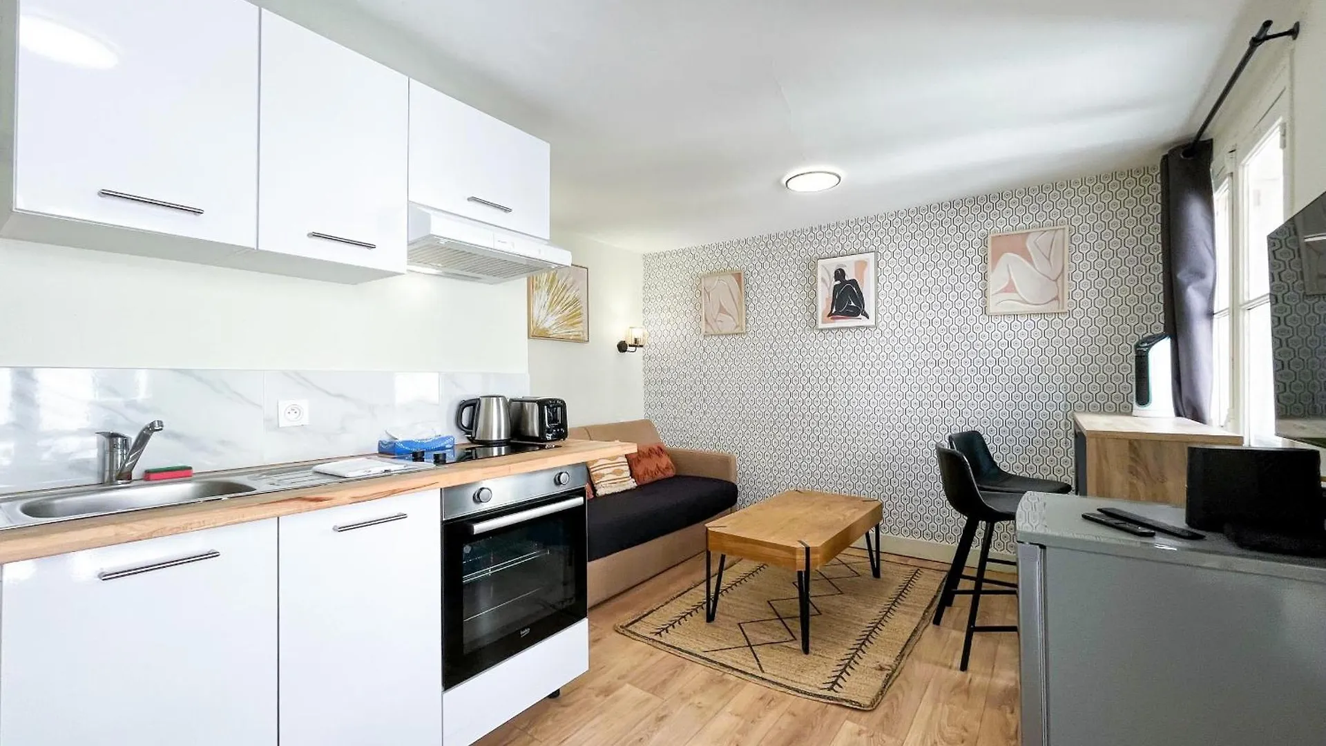 163 - Urban Studio In Paris 0*,