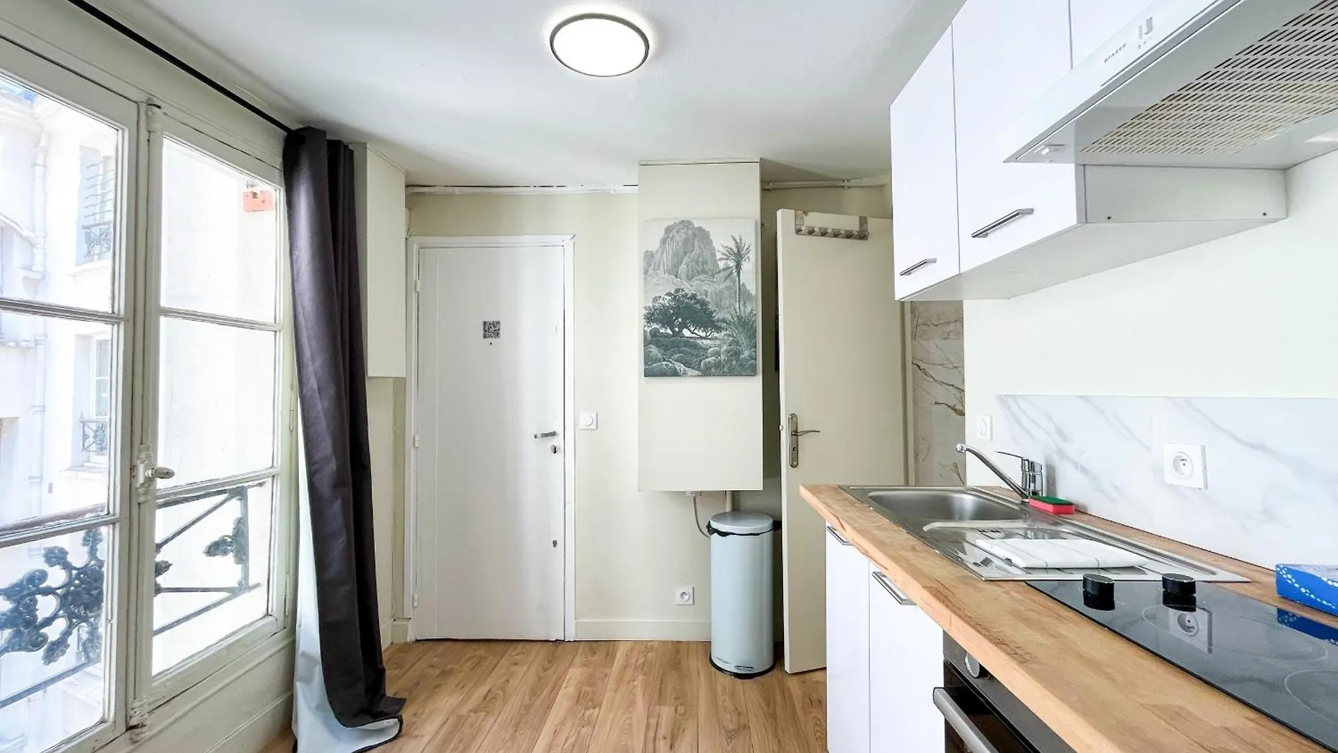 163 - Urban Studio In Paris France